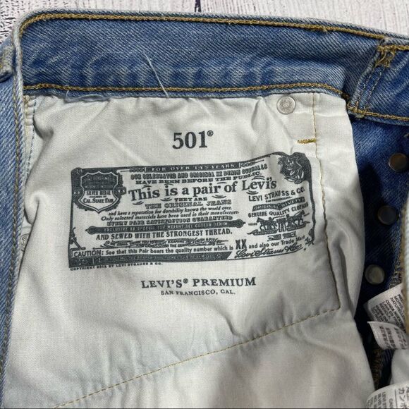 Levi's 501 Cotton Button Fly Jean Denim Shorts Distressed 31 - Picture 6 of 6